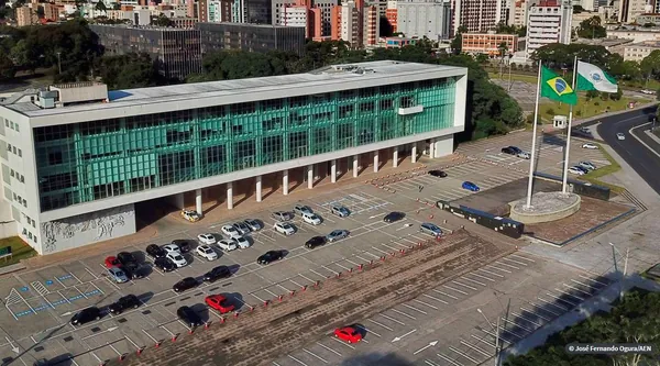 PARANÁ: Estado prorroga toque de recolher até 31 de janeiro