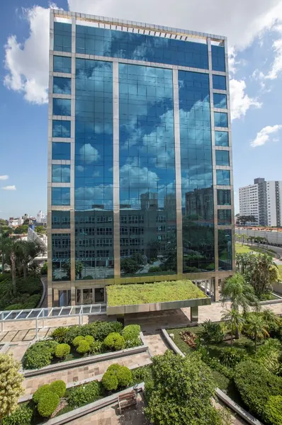 SICREDI: Instituição financeira cooperativa expande e alcança marca de 5 milhões de associados