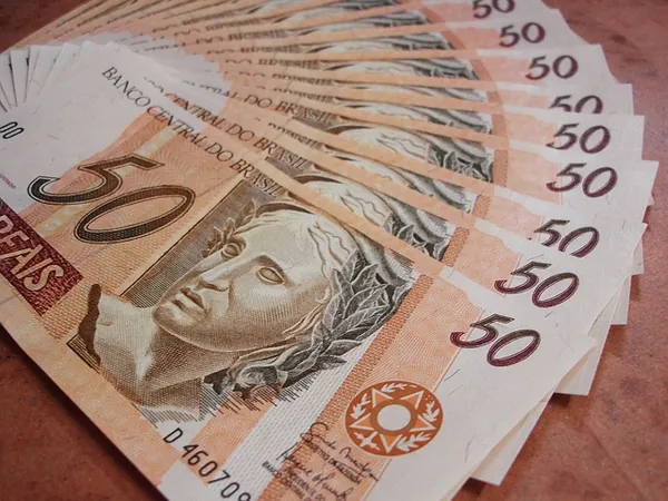 FGV: Inflação para famílias com renda baixa sobe para de 0,82% em março