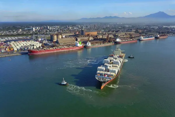 INFRAESTRUTURA: Porto de Paranaguá prevê investir quase R$ 1 bilhão para se adaptar à Nova Ferroeste