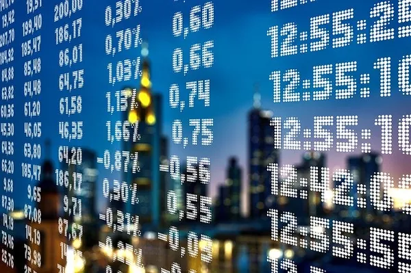 MERCADO FINANCEIRO: Bolsa bate recorde e dólar cai para menor nível desde dezembro