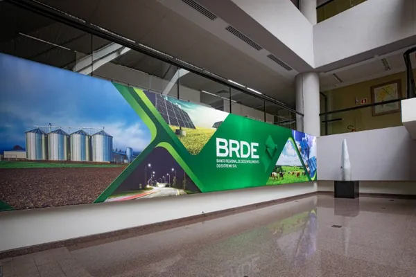 BRDE: Banco faz 60 anos com carteira de crédito de R$ 13,5 bilhões, entre as maiores do Brasil