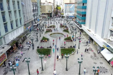 ECONOMIA: Comércio paranaense cresce quase 9% nos primeiros cinco meses do ano