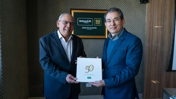 UNIMED LONDRINA: Em comemoração aos 50 anos, cooperativa recebe visitas da CNU e Unimed Seguros