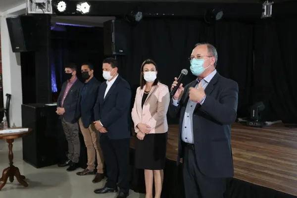 SICREDI VALE DO PIQUIRI: Dia do Médico rende homenagem a profissionais de Umuarama e região