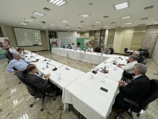 REUNIÃO DE DIRETORIA: Com as presenças de Piana e Ortigara, Ocepar avalia realizações e discute estratégias para 2022 