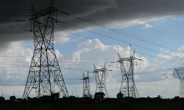 ECONOMIA: Decreto amortiza impacto financeiro da seca no setor elétrico