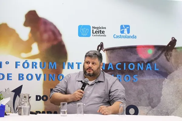 CASTROLANDA: Segundo encontro do Fórum Internacional de Bovinos Leiteiros aborda período de transição