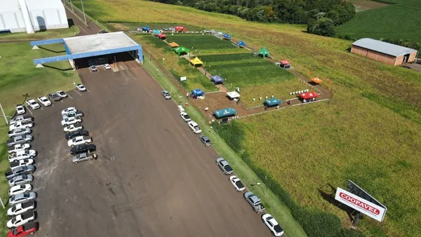 COOPAVEL: Dia de campo para cultivares de soja é realizado no Sudoeste