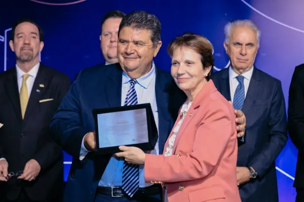 COOPERATIVISMO: Sistema OCB presta homenagem à ex-ministra Tereza Cristina