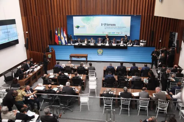 LAR: Cooperativa participa de fórum internacional de logística 