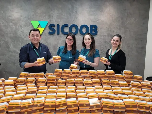 SICOOB CREDICAPITAL: Com o apoio de cooperados e colaboradores, cooperativa vende 3.879 tickets para o McDia Feliz