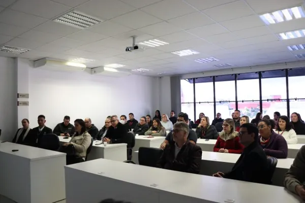 DENTAL UNI: Segundo programa de pós-graduação é realizado em parceria com o Sescoop/PR