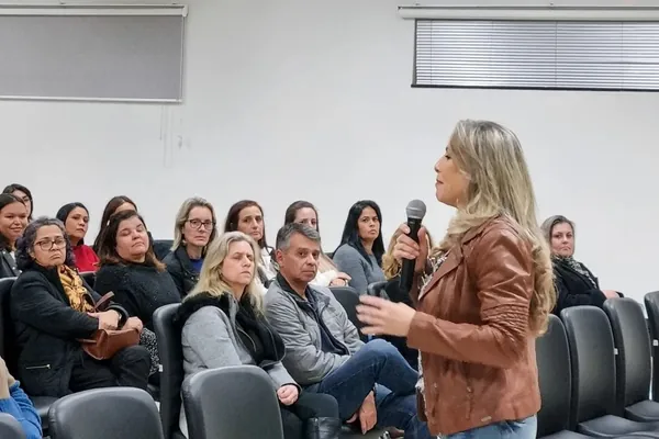 DIA C: Cooperativas de Arapoti (PR) concluem ação do Dia de Cooperar com palestra sobre Autismo