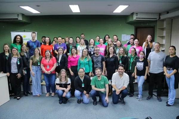 UNIMED PONTA GROSSA: Mês de Inovação é aberto com palestra sobre criatividade
