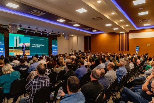 SICOOB CREDICAPITAL: Evento é realizado para cooperados com o tema cenário econômico pós-eleições