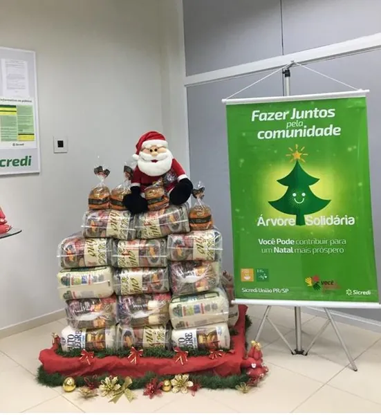 SICREDI DEXIS: Agências arrecadam alimentos para Árvore Solidária até sexta