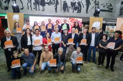 ORGULHO DA TERRA: Produtores são premiados por boas práticas no agronegócio paranaense