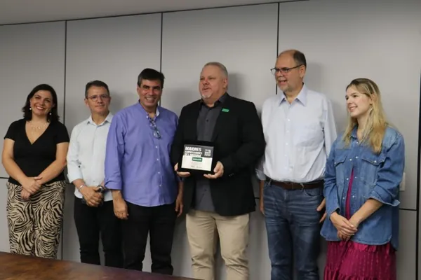 UNIMED LONDRINA: Cooperativa recebe homenagem da prefeitura da cidade