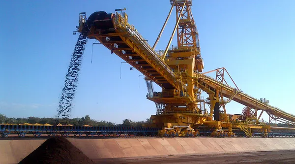 IBGE: Produção industrial recua em seis dos 15 locais pesquisados em novembro