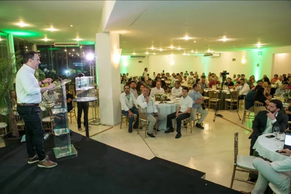 COCAMAR: Cocamar Máquinas sorteia trator entre participantes do Grupo 1862