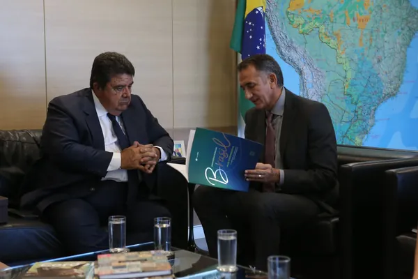 SISTEMA OCB: Ministro da Integração recebe propostas do coop para o desenvolvimento regional