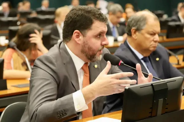PLP 23/2023: Projeto de Lupion prevê que empréstimo do BNDES a outros países passem por aprovação do Senado 