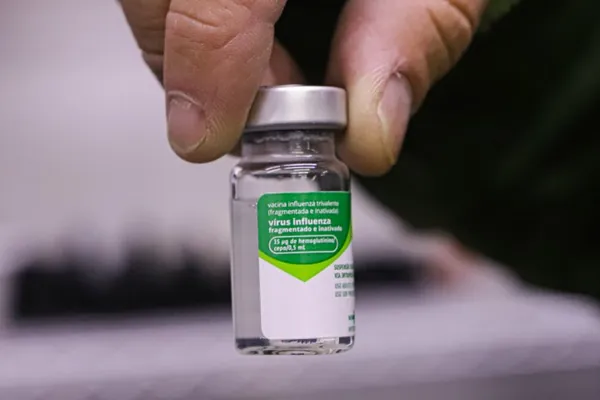SAÚDE: Paraná antecipa vacinação contra a gripe e campanha começa nesta terça-feira