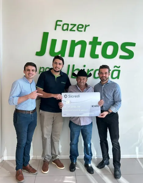 SICREDI VALE DO PIQUIRI: Prêmio de seguro de vida é entregue a associado de Ubiratã (PR)