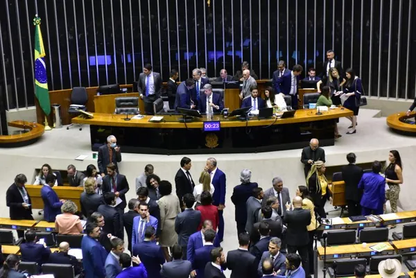 LEGISLATIVO: Câmara aprova urgência para projeto do novo arcabouço fiscal