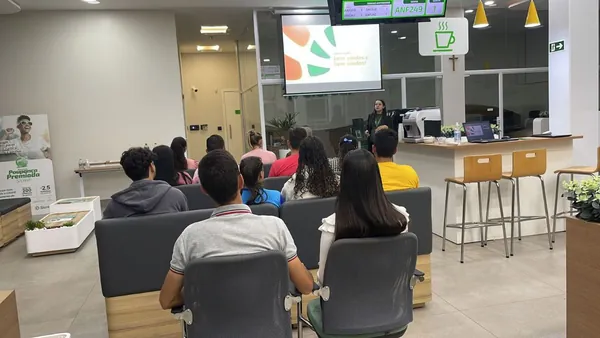 CRÉDITO: Sicredi Vale do Piquiri Abcd PR/SP leva dicas sobre educação financeira durante a Semana Enef