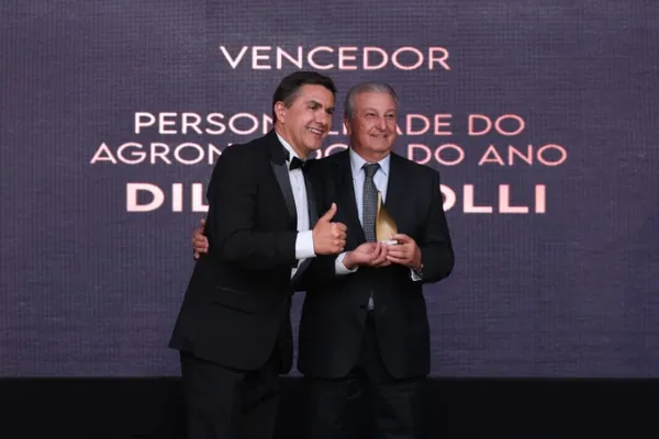 AGRO: Dilvo Grolli é homenageado no Prêmio Personalidades Topview