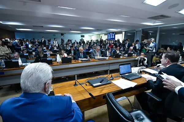 LEGISLATIVO II: Desoneração da folha é aprovada em turno suplementar e vai à Câmara