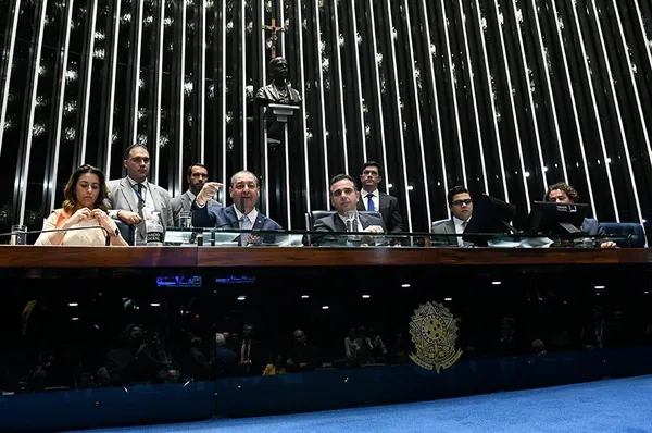 LEGISLATIVO: Senado aprova o novo marco fiscal e devolve o texto à Câmara
