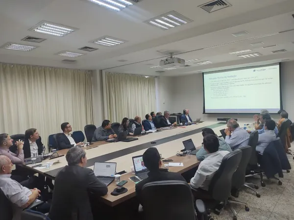 REFORMA TRIBUTÁRIA: Cooperativas do PR se reúnem para analisar pontos do relatório da reforma tributária que impactam no setor