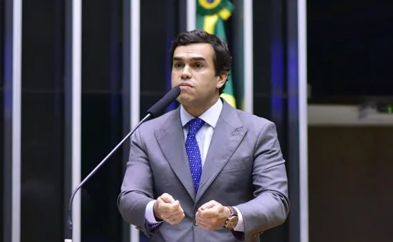 LEGISLATIVO: Câmara aprova projeto que restabelece o voto de desempate do governo nas decisões do Carf