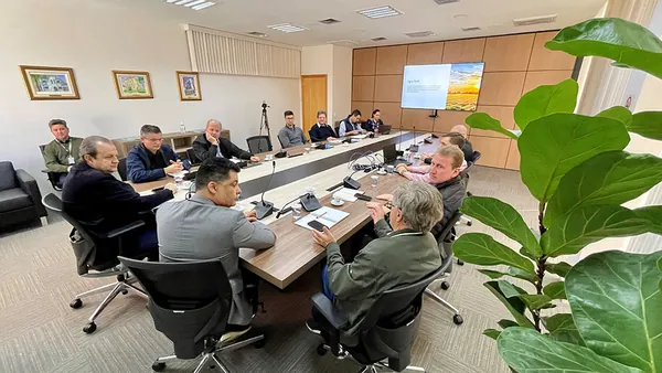 VISITA: Governo do Estado apresenta proposta do Agro Park ao Sistema Ocepar