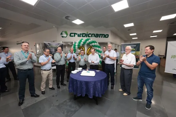 CRÉDITO: Aniversário Credicoamo; 34 anos de sucesso e soluções financeiras para os associados