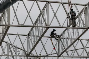CAGED: Paraná gera 122 mil empregos em 2023 e tem melhor resultado da Região Sul