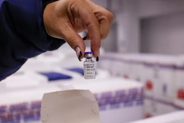 DENGUE: Paraná amplia vacinação para público de 12 a 14 anos; aplicação está em apenas 23%