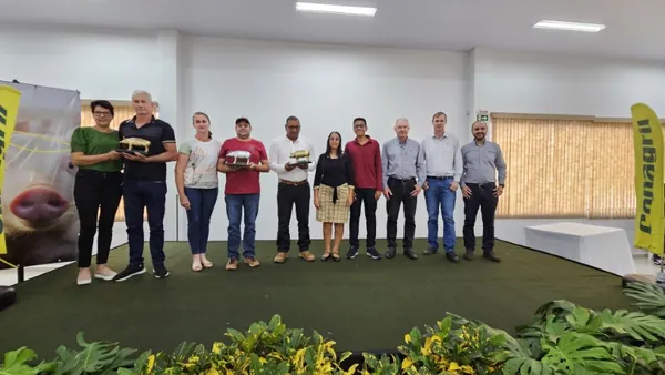 AGRO: Copagril premia produtores com melhores resultados na suinocultura