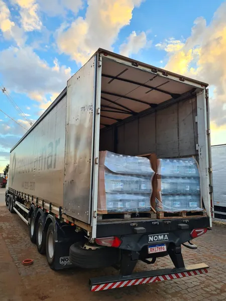 SOLIDARIEDADE: Cooperativas de Maringá doam água mineral ao RS