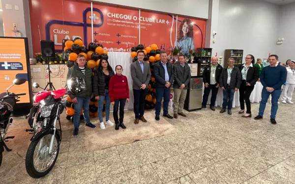 AGRO: Lar Cooperativa entrega carro zero km e duas motos para clientes Lar Supermercados e Postos