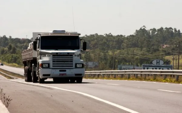 TRANSPORTE DE CARGAS: ANTT atualiza tabelas dos pisos mínimos de frete