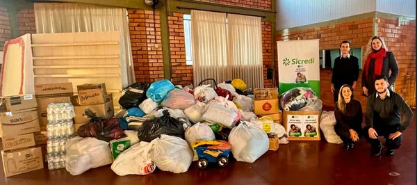CRÉDITO: Sicredi Parque doa mais de 15 mil itens durante campanha do Inverno Cooperativo