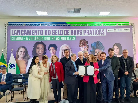 Sistema Ocepar assina compromisso de Boas Práticas de Combate à Violência contra a Mulher