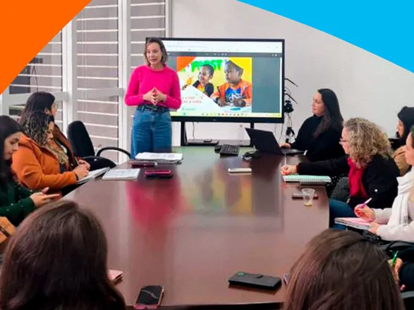 Reunião sobre projeto “A União Faz a Vida” impacta 110 professores da rede municipal de Pinhais