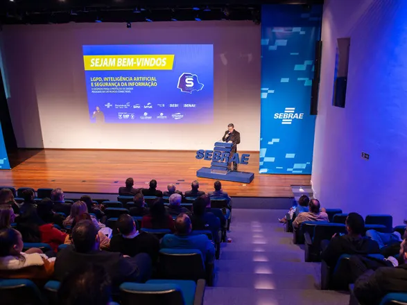Profissionais do Sistema S reúnem-se em evento sobre LGPD e IA