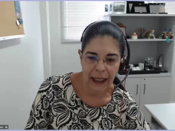 Especialista orienta funcionários do Sistema Ocepar sobre Saúde Mental 