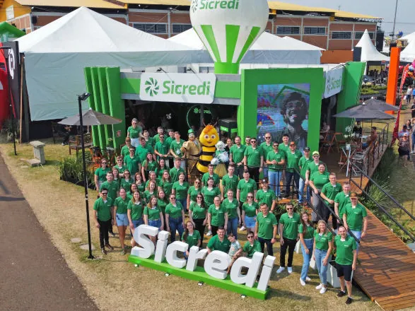 Sicredi Fronteiras marca presença na Feira do Melado e fortalece o relacionamento com a comunidade